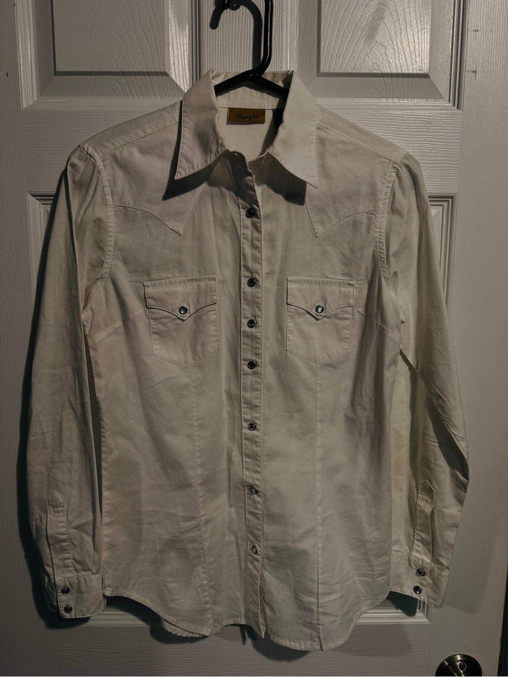 Women’s Wrangler White Long-Sleeve Western Button-Up Shirt